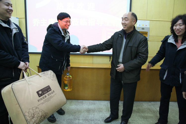 安阳市科协领导春节前夕走访慰问我市部分科技工作者代表 - aykxbgs - aykxbgs的博客